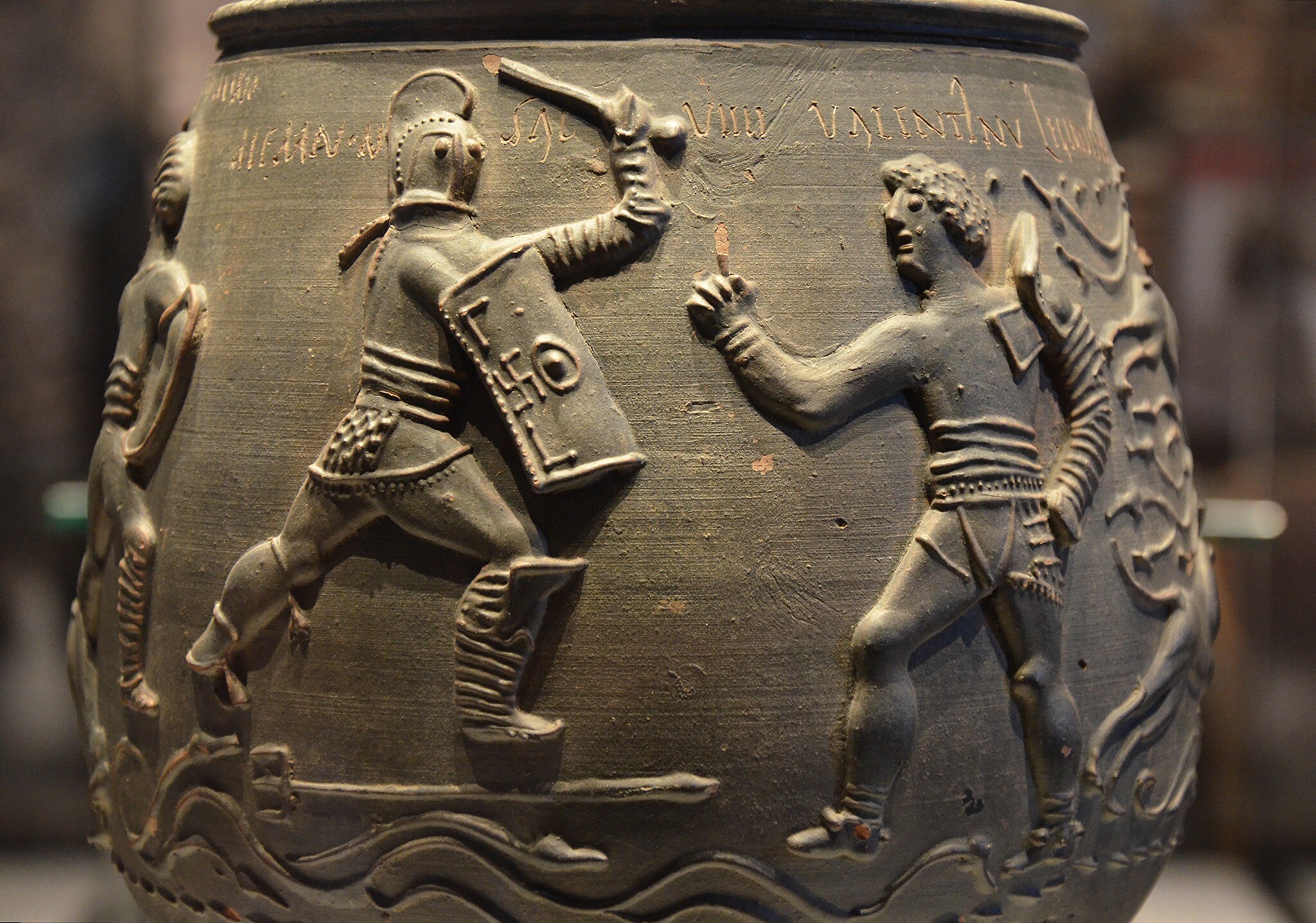 Ancient Roman vase is 1st evidence of gladiator battles on English soil |  The Times of Israel