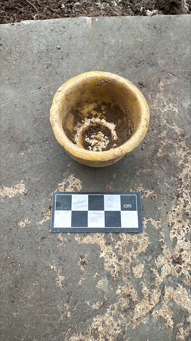 A beautifully preserved piece of pottery unearthed at the site highlights the craftsmanship of the 18th century.