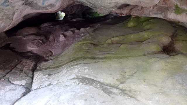 The cave map is juxtaposed with its surrounding environment, highlighting the ingenuity of its ancient creators. (Credit: Médard Thiry / courtesy of Médard Thiry for labrujulaverde.com)