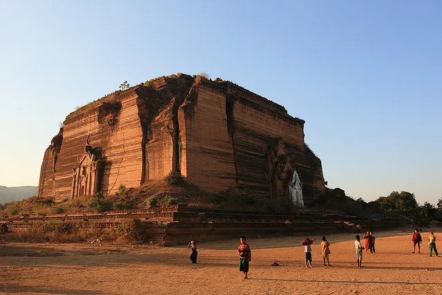 The story of Mingun Pahtodawgyi is deeply intertwined with the history of Myanmar