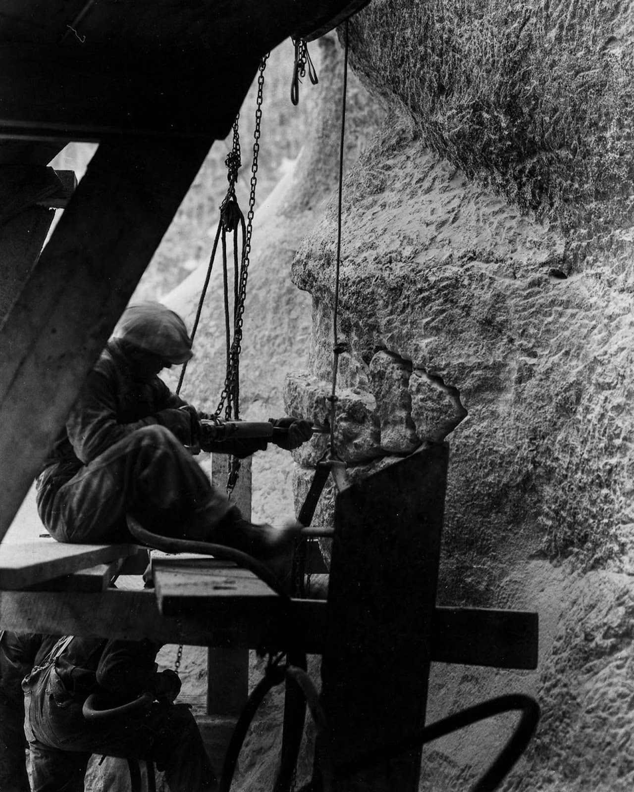 A granite "optician" carves Thomas Jefferson’s eye, 1936.