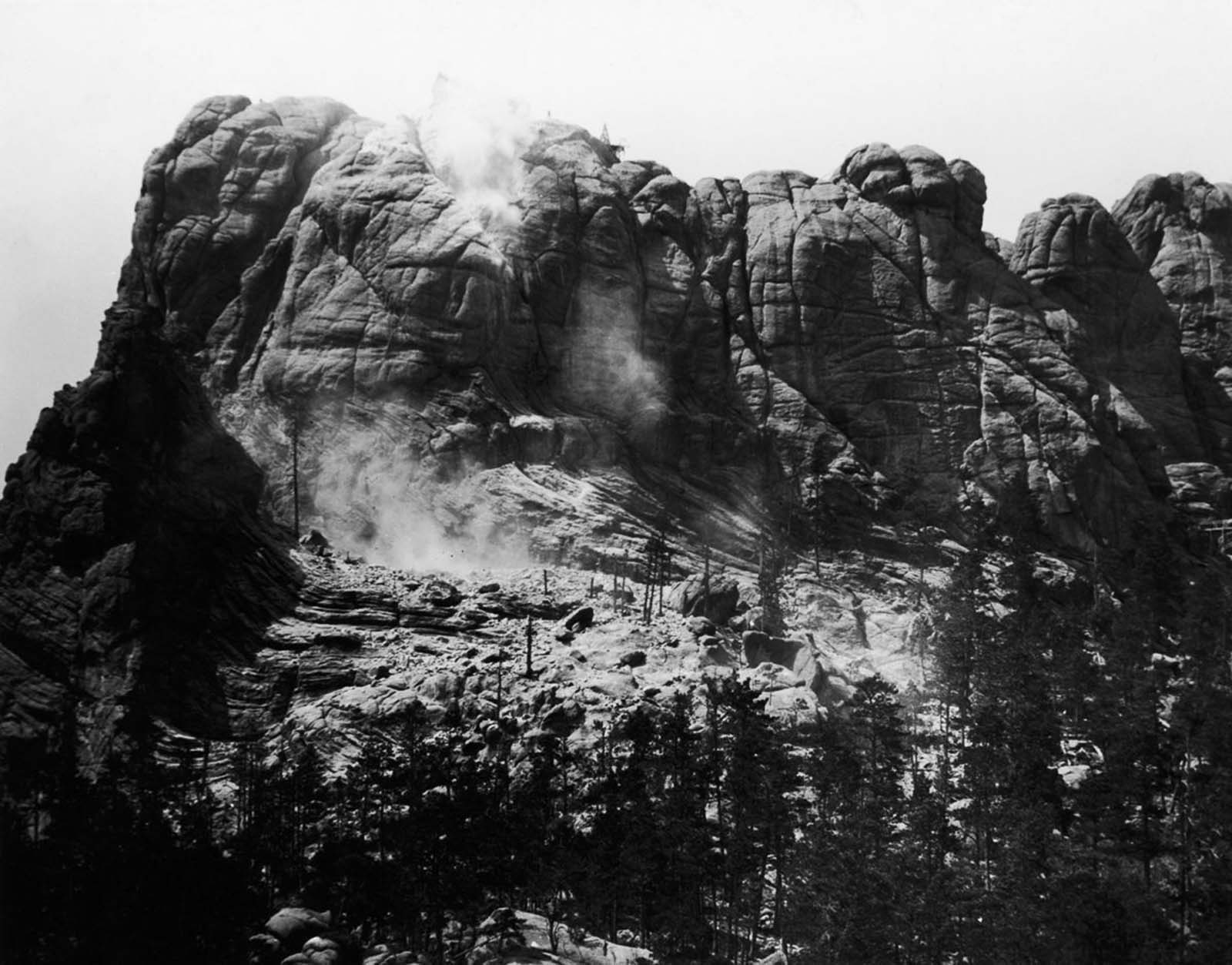 Explosive blasts shape Mount Rushmore, 1927.