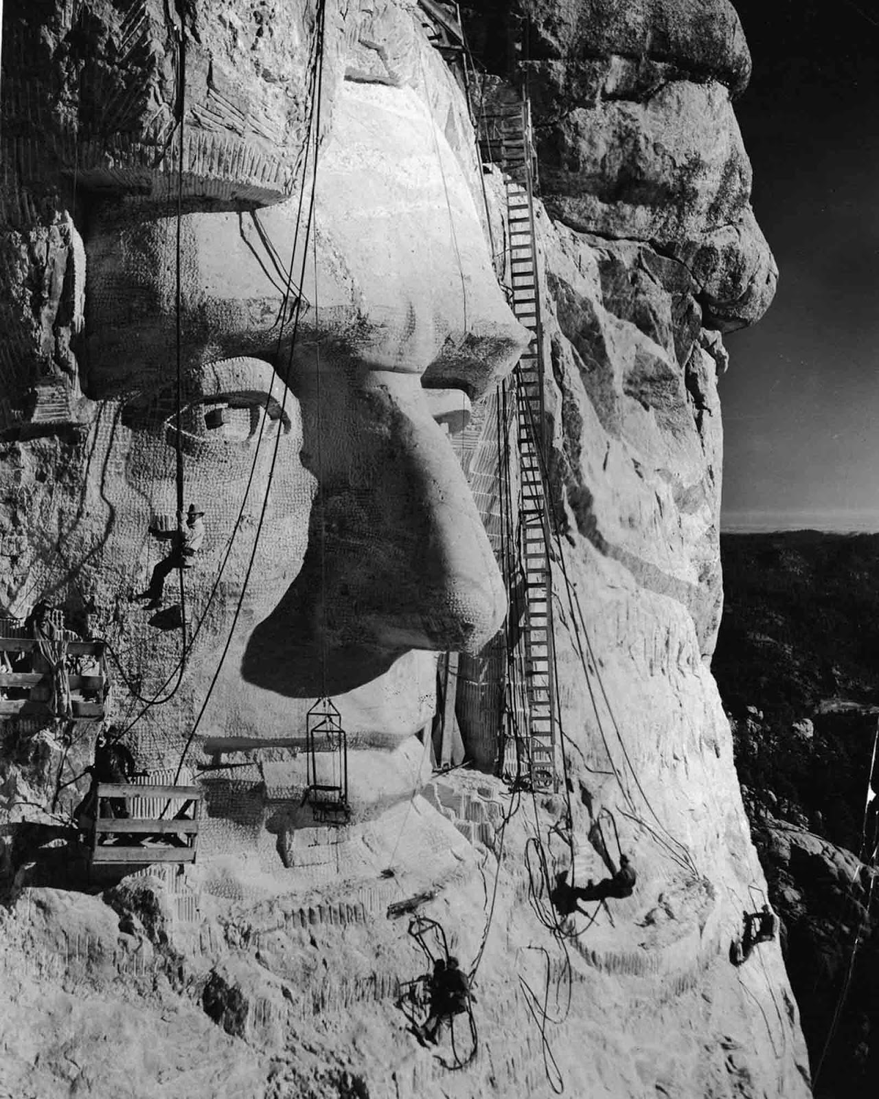 Gutzon Borglum supervises the sculpting of Abraham Lincoln’s head, 1935.