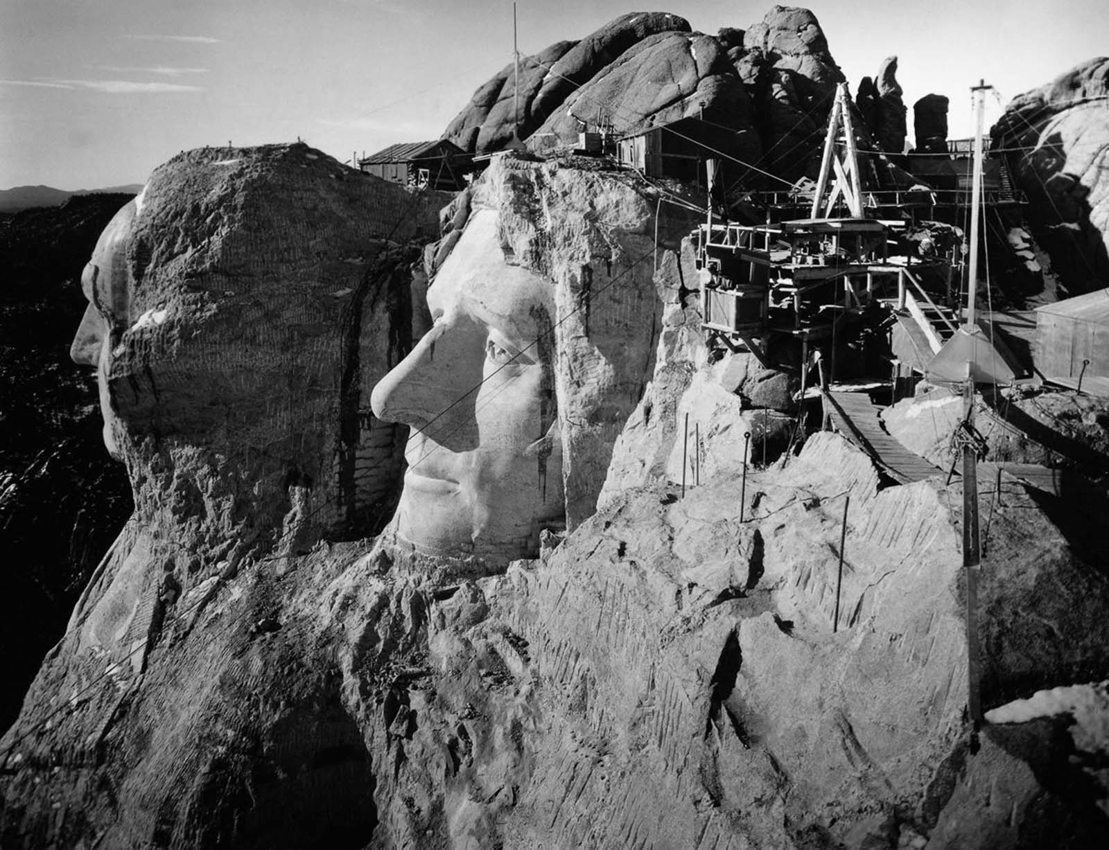 Luigi del Bianco, the Chief Carver from Port Chester, New York, played a key role in bringing emotion to the faces carved into the mountain.