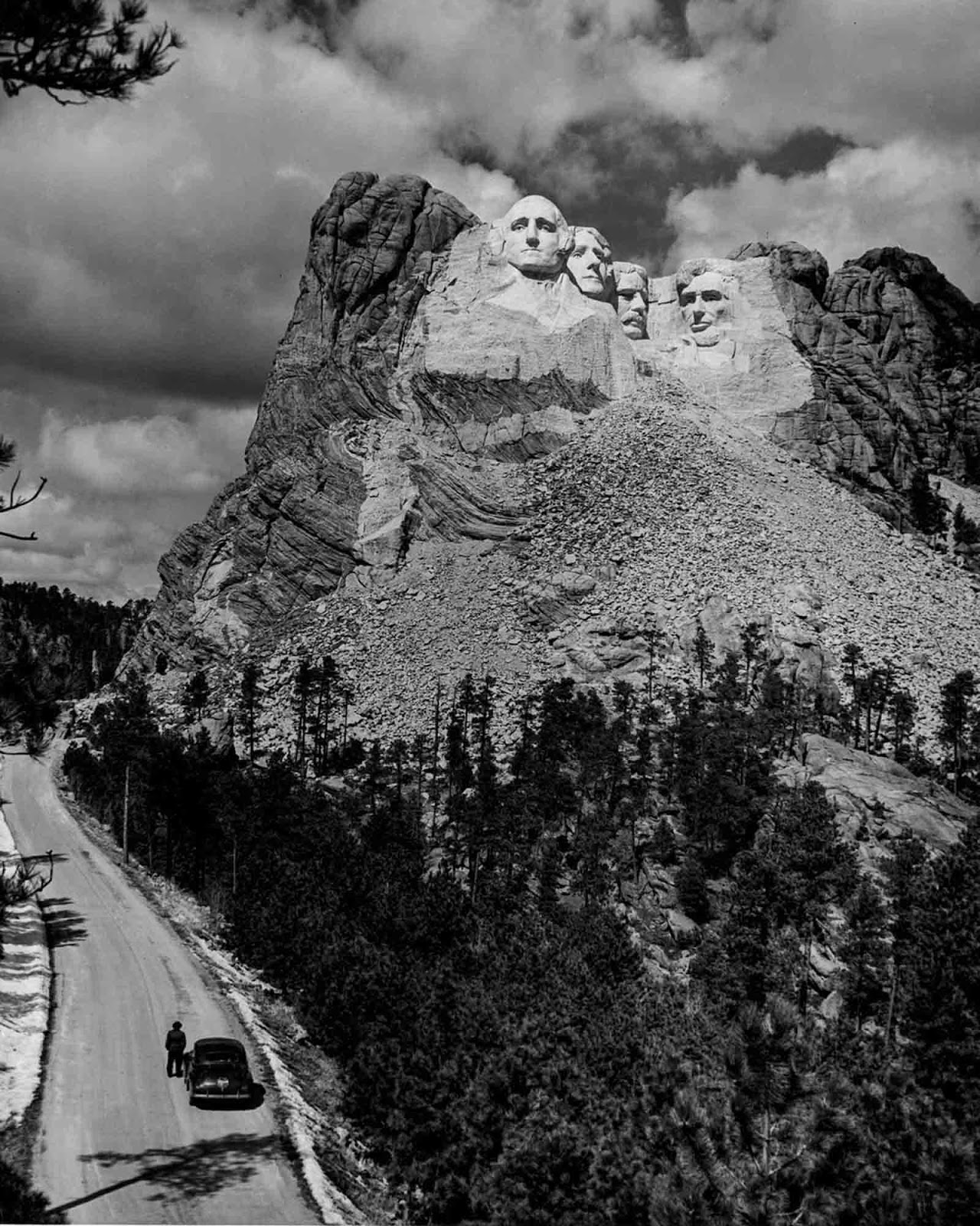 Mount Rushmore as it stood in 1941.