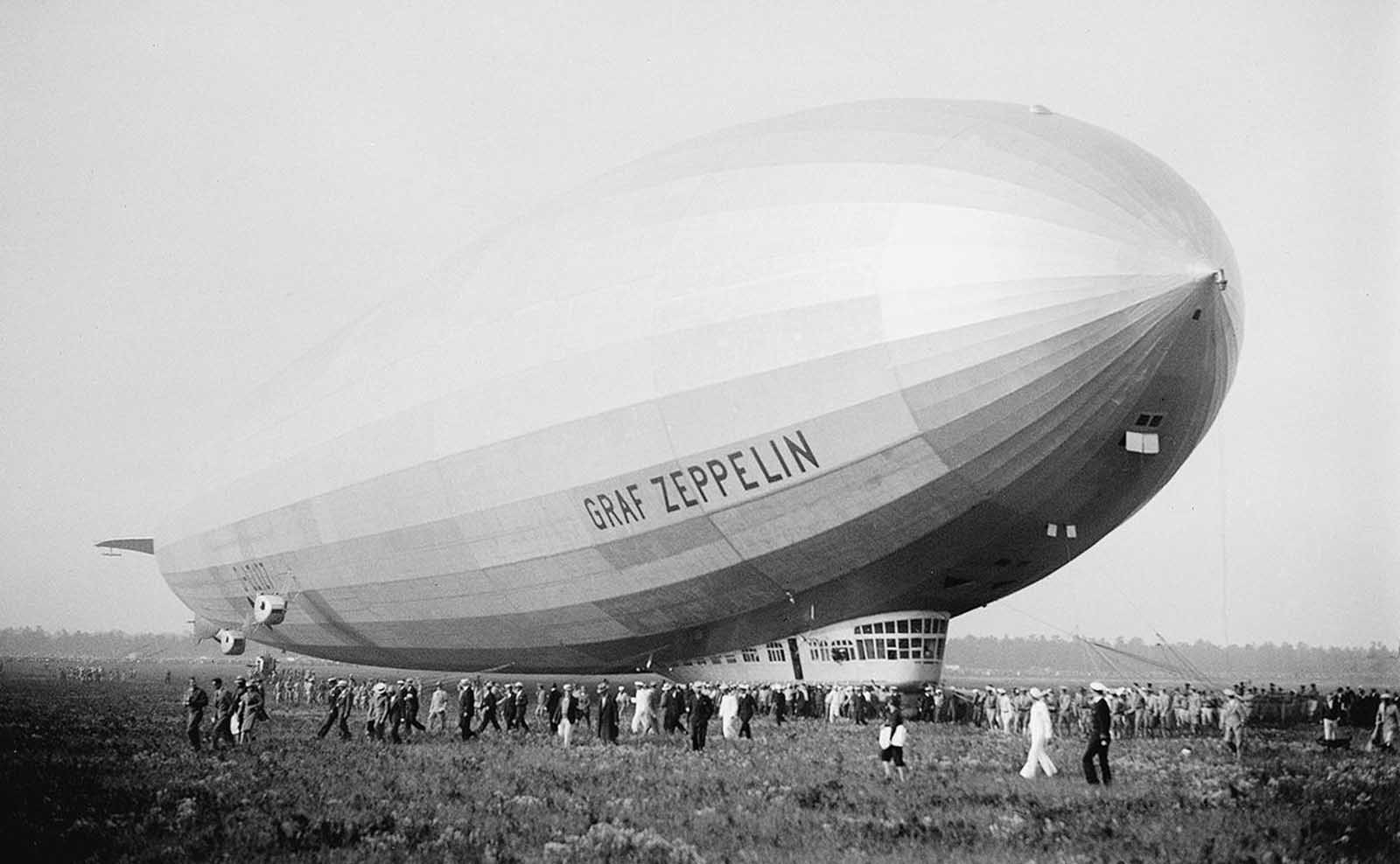 The majestic German dirigible Graf Zeppelin arrives at Lakehurst, New Jersey, on August 29, 1929.
