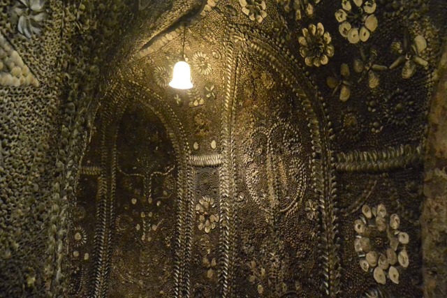 Over 4.6 million seashells, including whelks, oysters, mussels, and cockles, cover every inch of the grotto’s walls and ceilings.